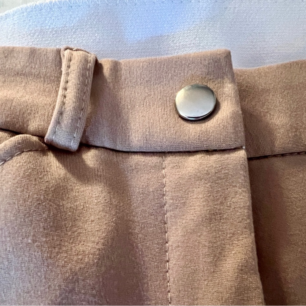 Classic tan Woman’s full seat riding breeches size 34. - Picture 8 of 9